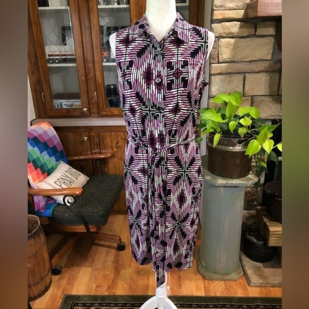 DANA BUCHMAN SIZE MEDIUM PINK GRAY AND BLACK SLEEVELESS BUTTIN UP DRESS W/BELT